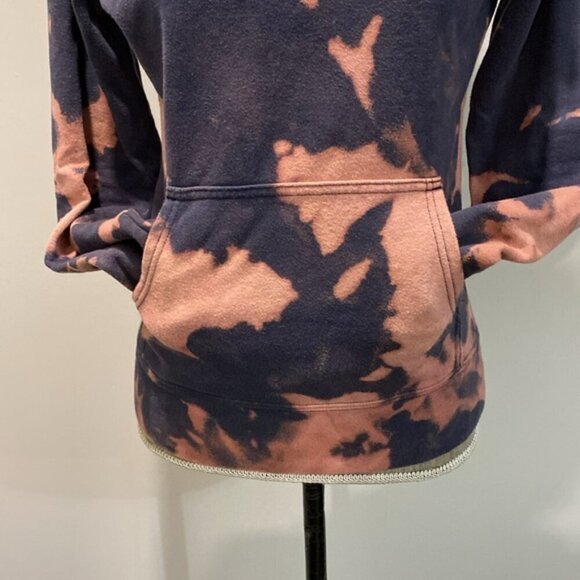 The North Face Hoodie - Picture 5 of 15